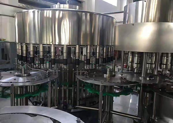 瓶裝水灌裝機(jī)
